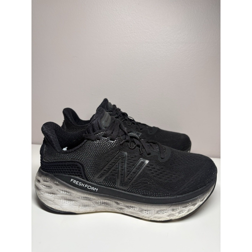 New Balance Women's Black Fresh Foam‎ Running Shoes WMORLK3 - Size 6.5(D) Wide